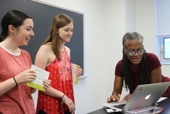 Body Image and The Media  Sister to Sister Peer Mentors: West Chester  University